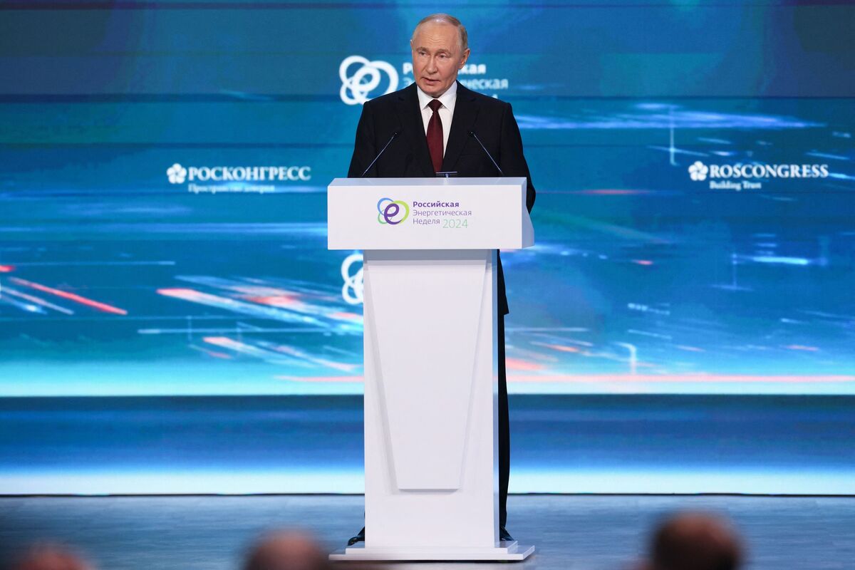 Russia remains one of leading energy market players despite challenges, says Putin