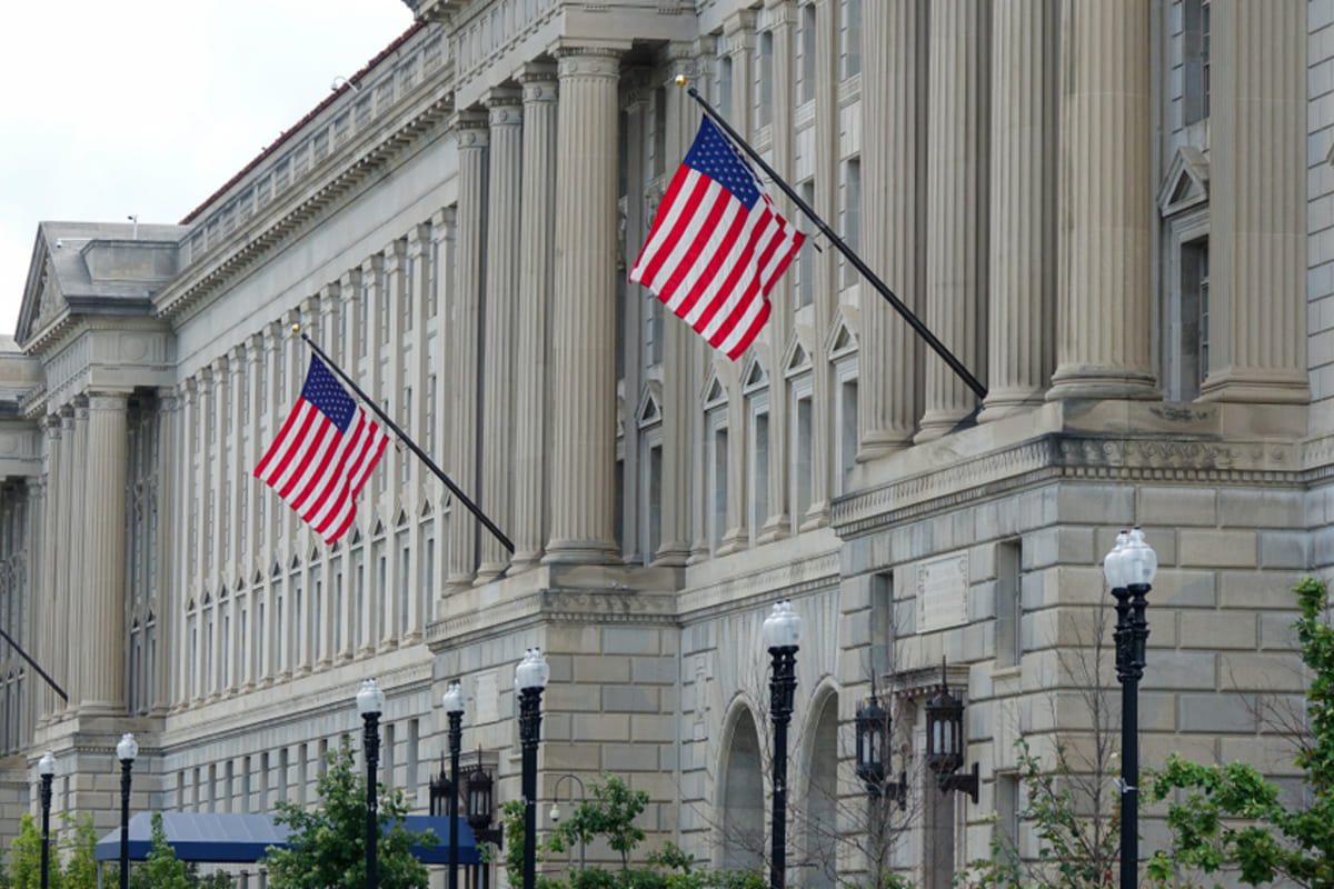 U.S. Q4 GDP growth revised lower to 0.5 percent as investment weakens