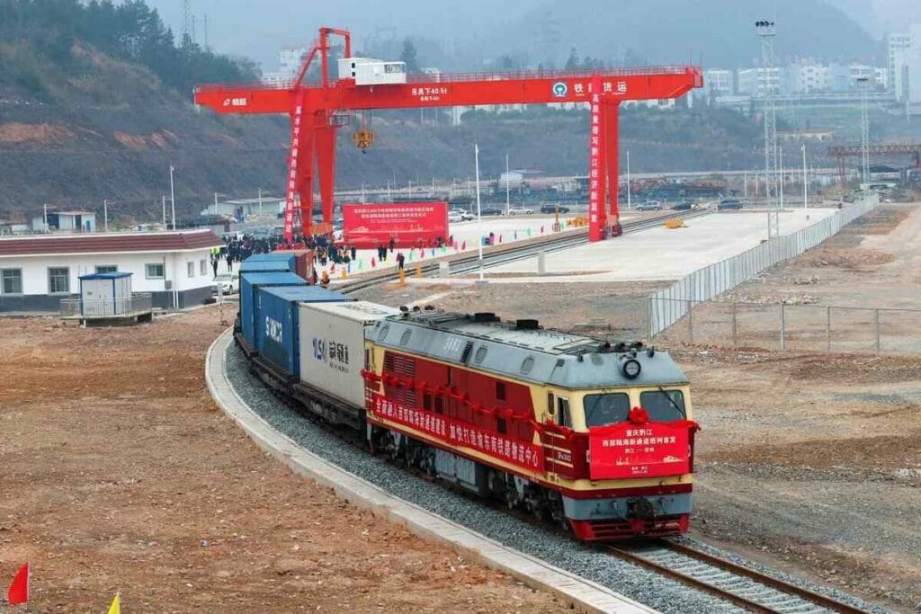 China’s land-sea trade corridor transports $8.9 billion in TEUs in 2023