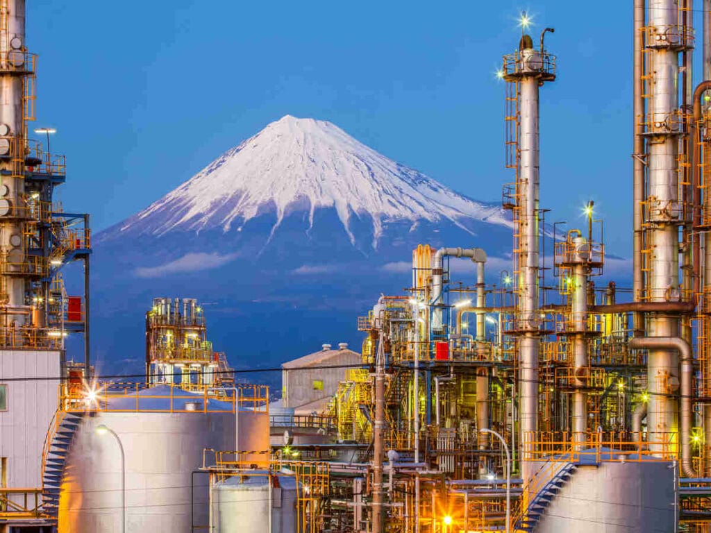 Japanese oil refiners prepare for potential disruptions amid Middle East tensions