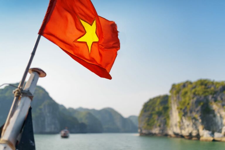 Vietnam's tourism sector generates $10.7 billion in revenue in four months